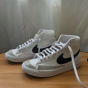 Nike Blazer Mid 77